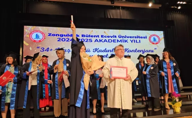 34 yaş üstü kadınlar mezun oldu...