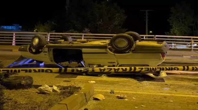 2 otomobil çarpıştı... 7 yaralı...