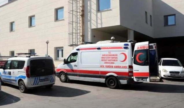 Huzurevinde 18 kişi yemekten zehirlendi