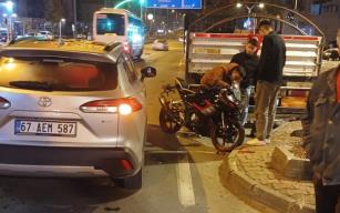 Otomobil ile motosiklet çarpıştı...1 yaralı...