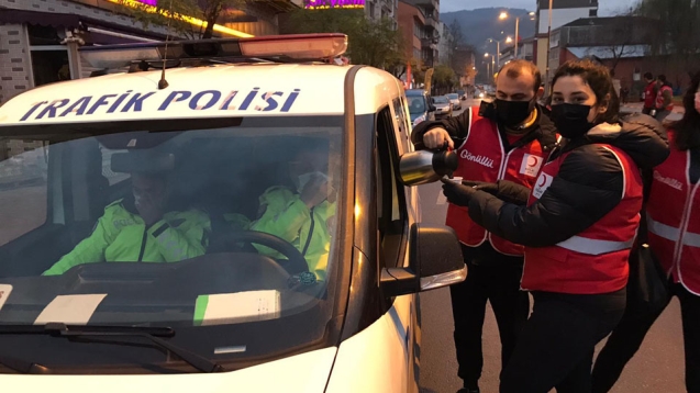 Kısıtlamada polise sürpriz yaptılar