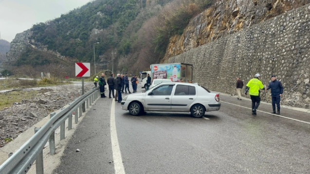 Karayolunda 5 araçlı zincirleme kaza...