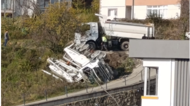 Manevra yaparken devrildi... Kurtarma çalışması başlatıldı