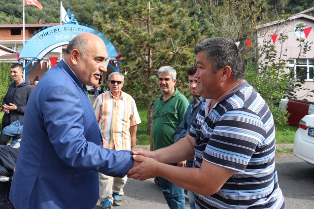 Şahin engellilerin dertlerini dinledi…