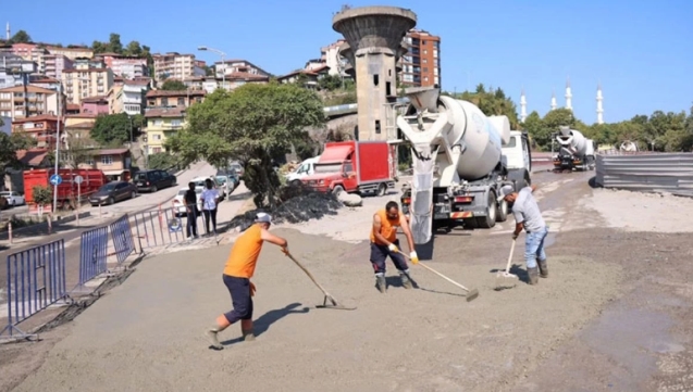 Belediye ekipleri şehrin birçok noktasında çalışmaya başladı