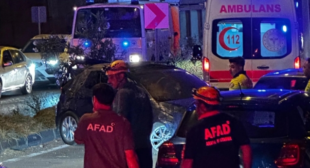 Otomobil takla attı...3 kişi yaralandı...
