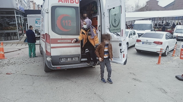 Üzerine dolap devrildi, hastanelik oldu...