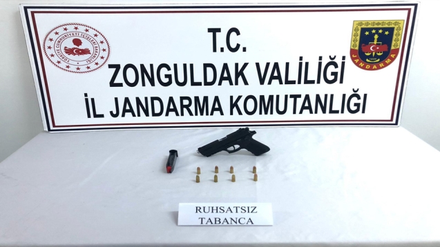 Ruhsatsız silah taşıyan 3 kişi Jandarmaya yakalandı...