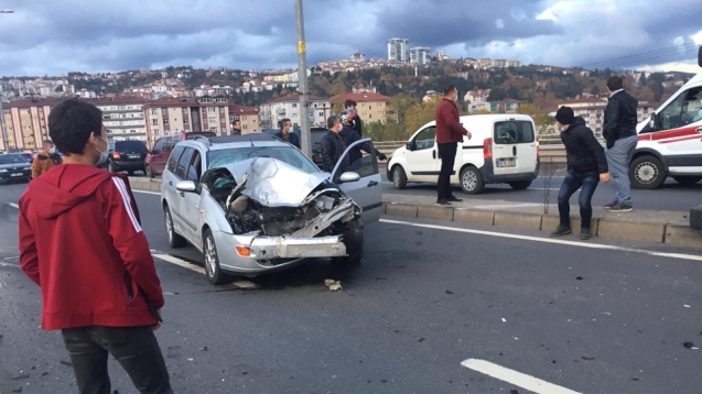 Kazada, biri takla attı diğeri hurdaya çıktı...