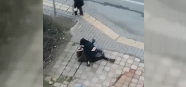 Önce tartıştılar, sonra birbirlerine daldılar…