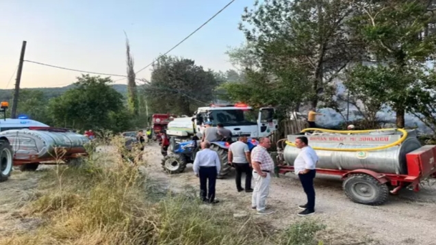 Çıkan yangın ormana sıçradı; alevler büyümeden söndürüldü...