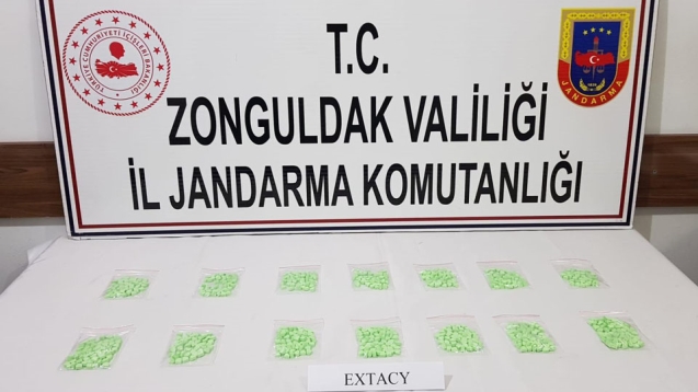 Yolcu otobüsünde uyuşturucuyla yakalandılar...