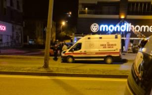 Ambulans yayaya çarptı... Hastaneye kaldırıldı...