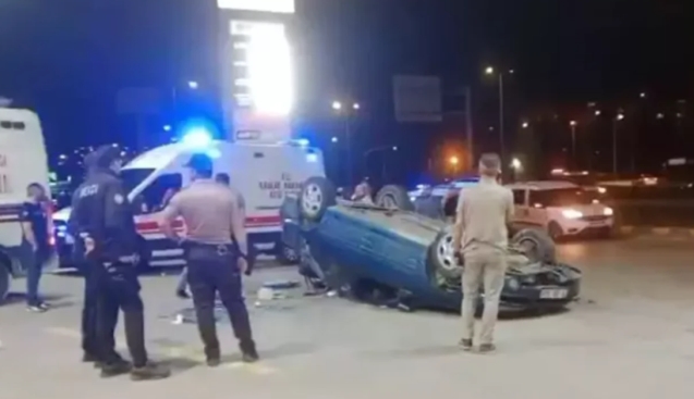 Otomobil ile çarpışıp ters döndü... 1 yaralı...