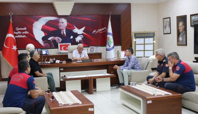 DEPREMZEDE YİĞİT, BAŞKAN POSBIYIK’A TEŞEKKÜRE GELDİ