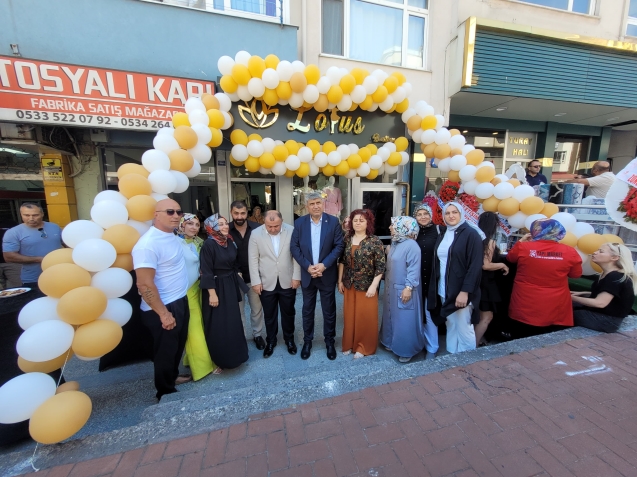 Lotus Boutique Shop mağazası hizmete açıldı...