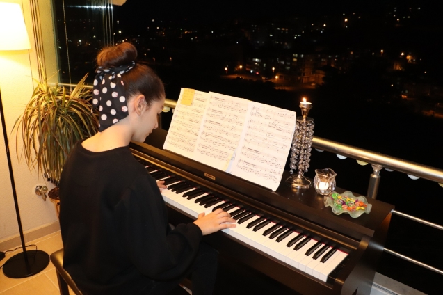 CANLI YAYINDA KONSER...