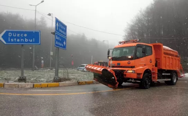 Yağmur yerini kara bıraktı... Görüş mesafesi düştü...