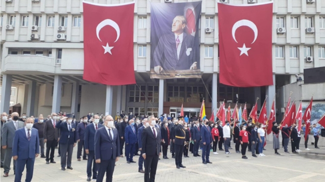 29 Ekim öncesi çelenk töreni yapıldı