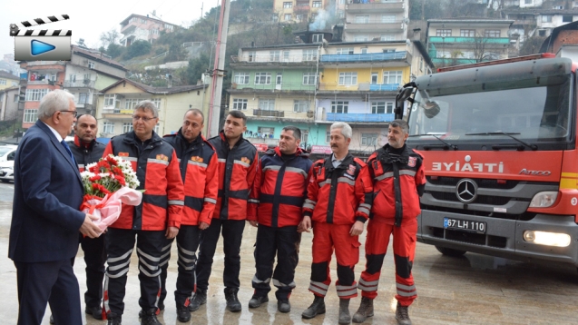 POSBIYIK, İTFAİYE EKİBİNİ ÇİÇEKLE KARŞILADI...