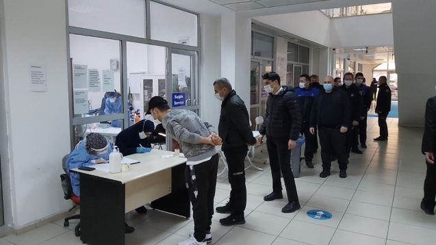 Ereğli Belediyesi çalışanları Covid-19 testinden geçiyor...