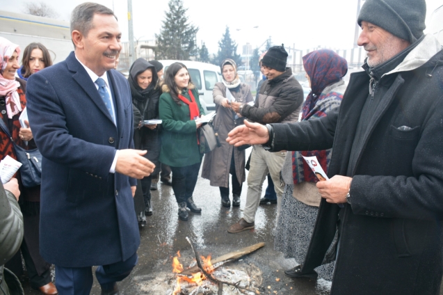 Uysal, Cumartesi Pazarını Gezdi