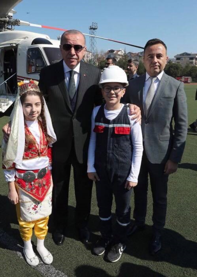 Cumhurbaşkanını onlar karşıladı…