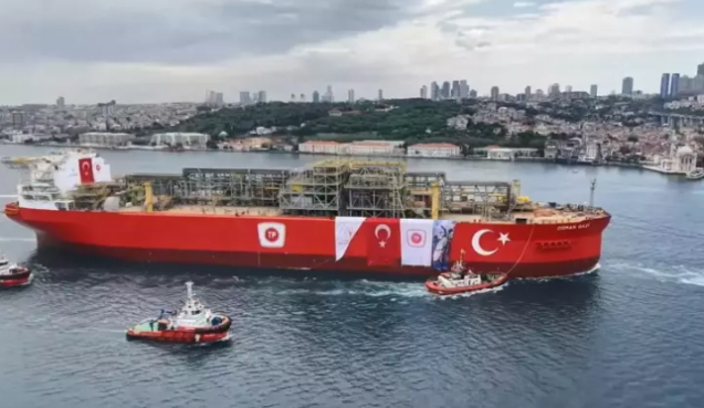 Osman Gazi, İstanbul Boğazı'ndan geçiyor...