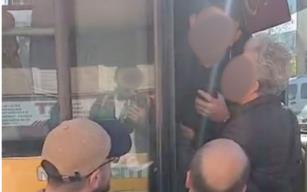 Halk otobüsünde taciz iddiası...