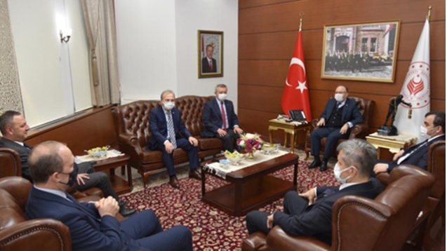 Ak Parti Milletvekilleri Vali Tutulmaz'ı ziyaret etti..
