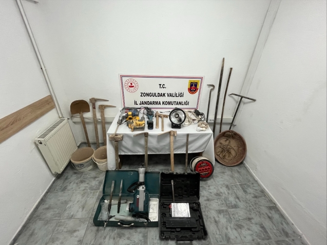 Define avcılarına Jandarma baskını...
