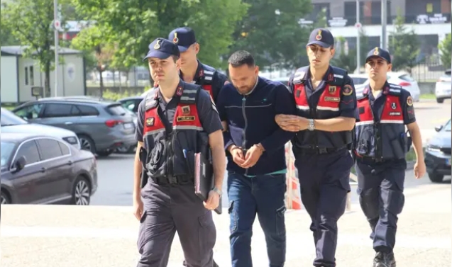 Ormanda ektiği kenevirleri sularken yakalandı...