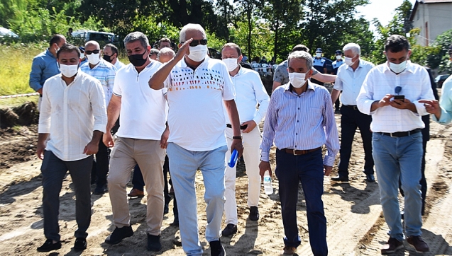 "Denize dolgu yapılarak cami yapılmalı"