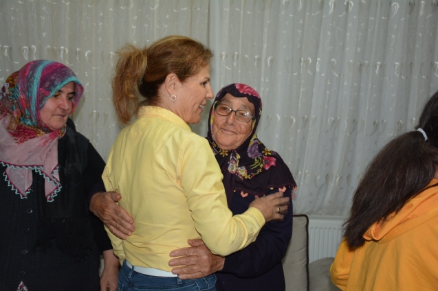 İftarını Kocaeli mahallesinde açtı