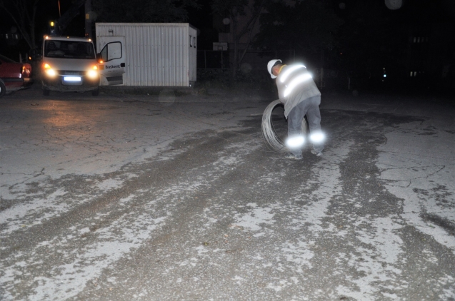 Geceyi elektriksiz geçirdiler…