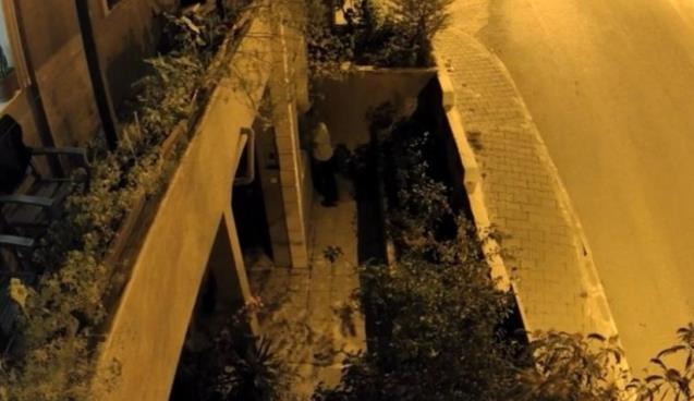 Alkollü saldırgan camı, çerçeveyi indirdi...
