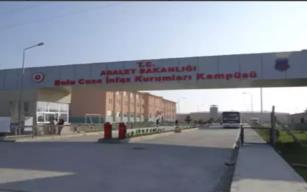 4 yaşındaki kızını öldüresiye dövdü...