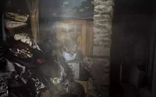 Apartman dairesinde yangın... 1 kişi hastaneye kaldırıldı...