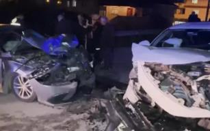 Kafa kafaya çarpıştılar... Çok sayıda yaralı var...