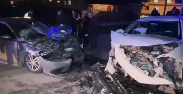 Kafa kafaya çarpıştılar... Çok sayıda yaralı var...