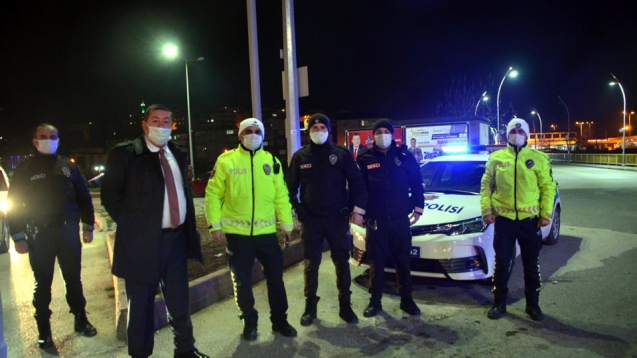 POLİS JANDARMA VE SAĞLIK ÇALIŞANLARINA YENİ YIL ZİYARETİ.
