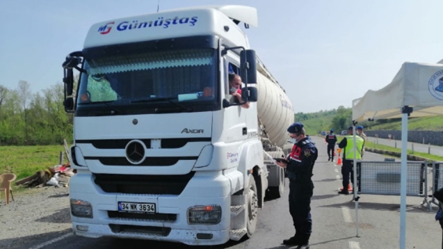 Tam kapanmada denetimler devam ediyor