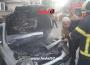 Park halindeki otomobilin motor kısmı alevlere teslim oldu…