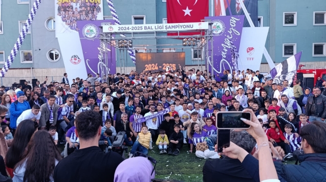 Şampiyon kupasına kavuştu...