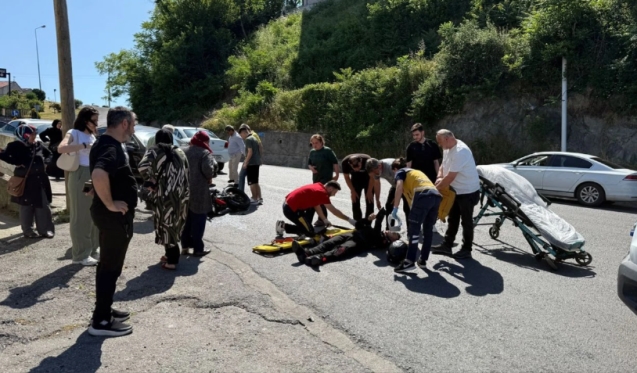Korkutan kaza... Motosiklet ile Otomobil çarpıştı...