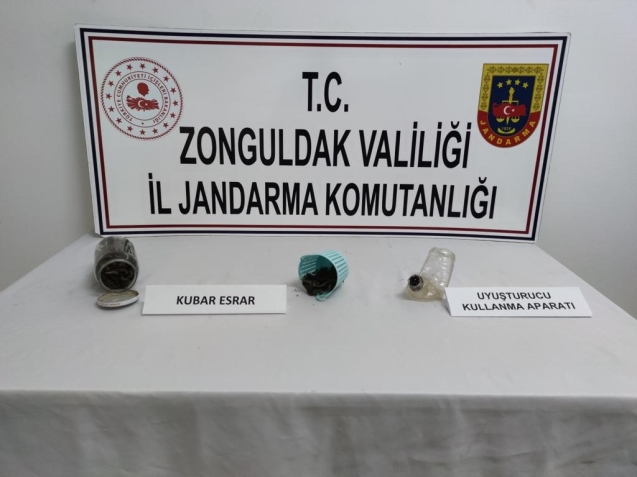 Kubar esrar ele geçirildi…