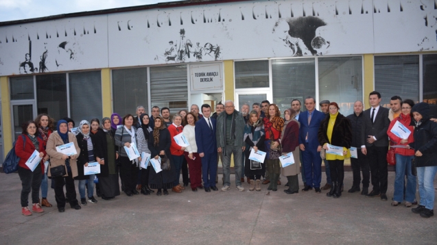 BAHÇIVANLIK KURSİYERLERİNE KATILIM BELGELERİ VERİLDİ...