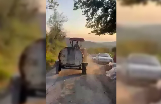Patlak lastikle yangın bölgesine su taşıdı…
