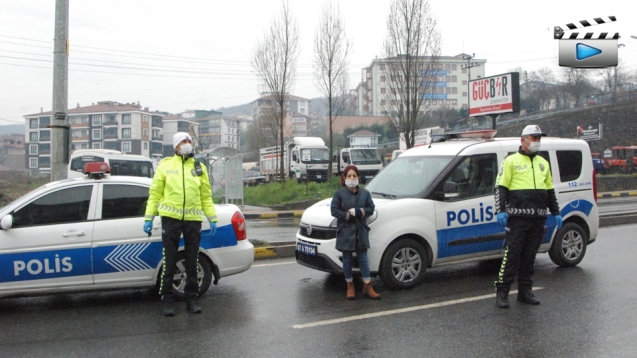 KARADENİZ'DEN, POLİSLERE ANLAMLI JEST...