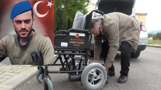 AKÜLÜ SANDALYE İLE NOT GÖNDERDİLER…